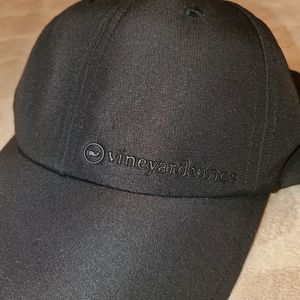 Vineyard Vines on the go performance baseball hat